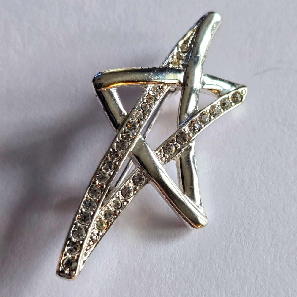 Star brooch by Anne Klein silver tone pin celestial outer space galaxy ak